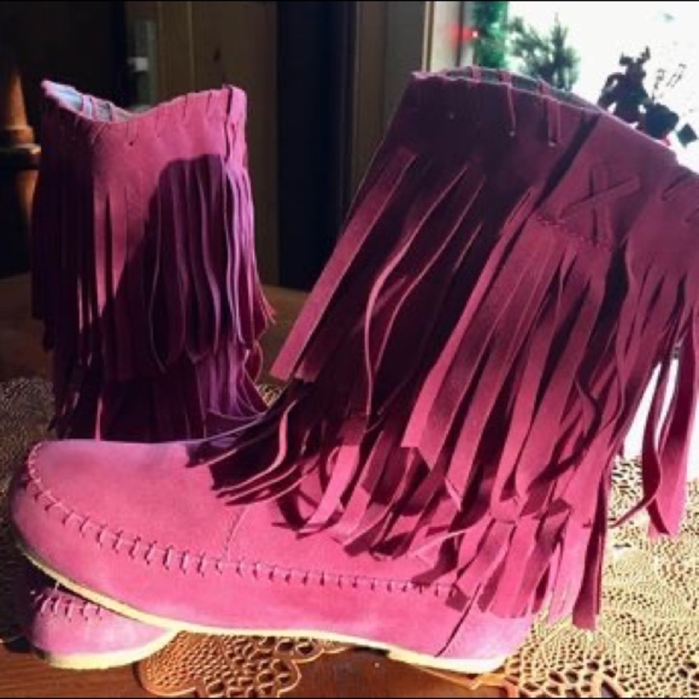 NWOT Pink Fringe Boots!